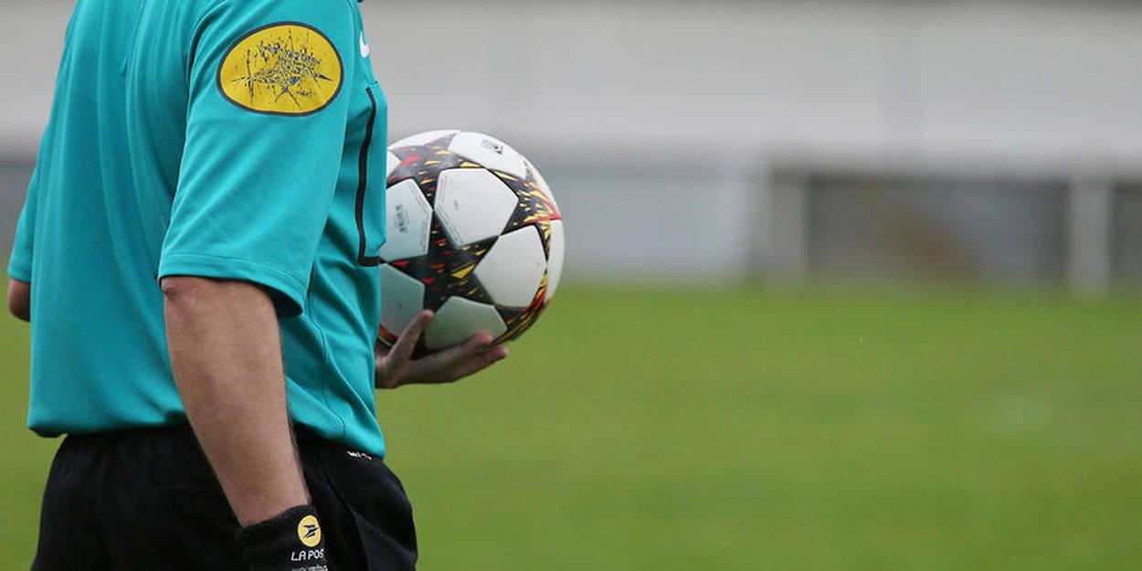 Au Chemin-Bas d'Avignon, le collège Romain-Rolland lance une option arbitrage de foot